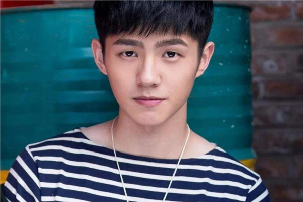 沒(méi)有好的發(fā)型怎么做男神 沒(méi)有好的發(fā)型怎么做男神