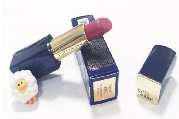 雅詩蘭黛420炫慕和傾慕的區(qū)別 雅詩蘭黛傾慕炫慕區(qū)別 雅詩蘭黛420炫慕和傾慕的區(qū)別 雅詩蘭黛傾慕炫慕區(qū)別