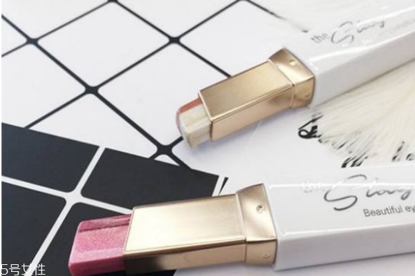 雙色眼影棒要怎么用 雙色眼影棒畫法步驟 雙色眼影棒要怎么用 雙色眼影棒畫法步驟