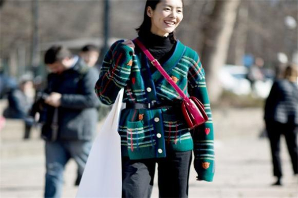 針織開衫如何搭配 開春必備單品 針織開衫如何搭配 開春必備單品