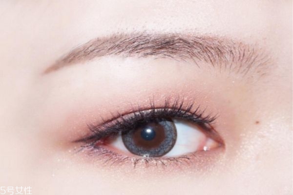 雙色眼影怎么畫(huà) 教你雙色眼影畫(huà)法