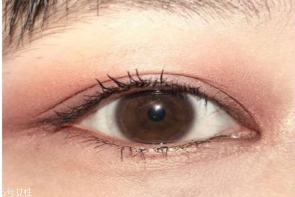 雙色眼影怎么畫(huà) 教你雙色眼影畫(huà)法