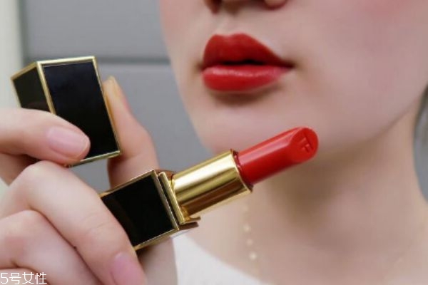 tf15是什么顏色 tf黑管口紅15真人試色 tf15是什么顏色 tf黑管口紅15真人試色