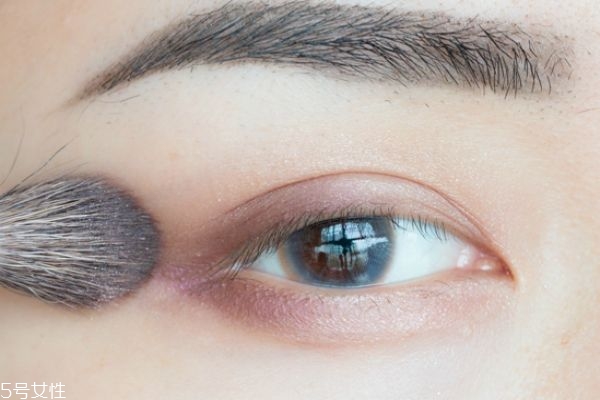 lunasol雙色眼影盤有哪些顏色 lunasol雙色眼影畫法 lunasol雙色眼影盤有哪些顏色 lunasol雙色眼影畫法