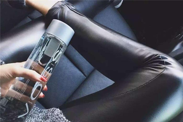 皮褲染色怎么去除 要趕緊處理 皮褲染色怎么去除 要趕緊處理