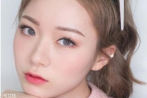 春夏浪漫約會妝教程 春夏清透日常眼妝教程 春夏浪漫約會妝教程 春夏清透日常眼妝教程