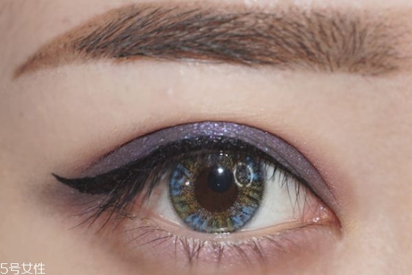 藍(lán)紫色眼影畫(huà)法 藍(lán)紫色日常眼影畫(huà)法 藍(lán)紫色眼影畫(huà)法 藍(lán)紫色日常眼影畫(huà)法