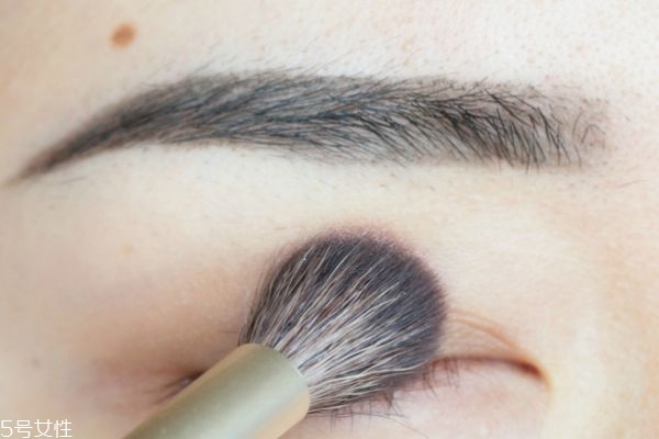 lunasol雙色眼影盤有哪些顏色 lunasol雙色眼影畫法 lunasol雙色眼影盤有哪些顏色 lunasol雙色眼影畫法