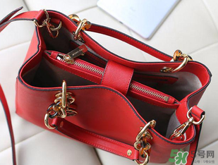 mk包是哪個(gè)國(guó)家的牌子？mk的包包算什么檔次的？