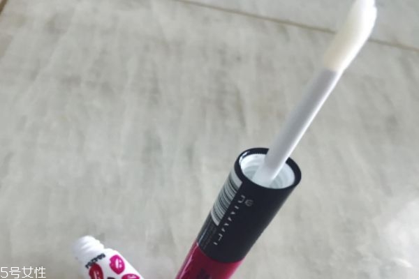 rimmel芮謎16小時不脫色唇彩怎么用 雙頭液體唇膏 rimmel芮謎16小時不脫色唇彩怎么用 雙頭液體唇膏