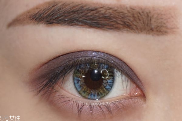 藍(lán)紫色眼影畫(huà)法 藍(lán)紫色日常眼影畫(huà)法 藍(lán)紫色眼影畫(huà)法 藍(lán)紫色日常眼影畫(huà)法