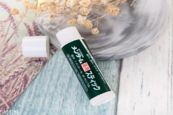 潤(rùn)唇膏哪個(gè)好用 無(wú)色潤(rùn)唇膏有哪些 潤(rùn)唇膏哪個(gè)好用 無(wú)色潤(rùn)唇膏有哪些