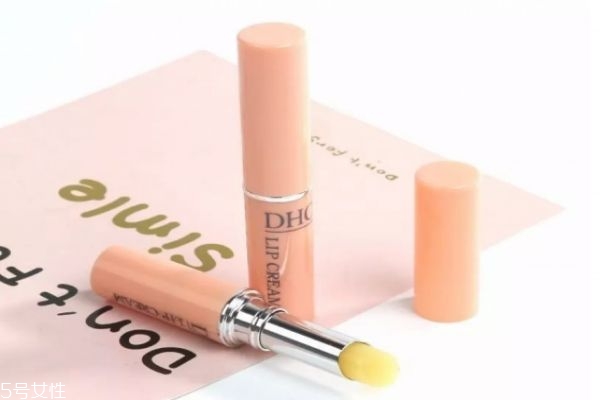 潤唇膏哪個好用 無色潤唇膏有哪些 潤唇膏哪個好用 無色潤唇膏有哪些