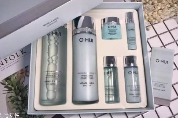 春季補水用什么 春季必備的補水套裝 春季補水用什么 春季必備的補水套裝