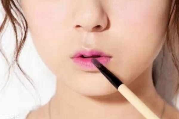 新手唇妝教學(xué),3招打造完美唇妝 新手唇妝教學(xué),3招打造完美唇妝