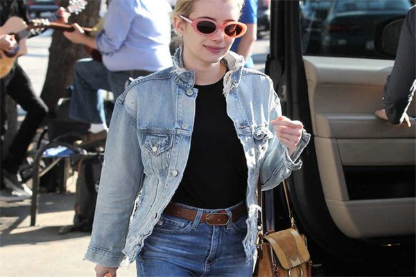 牛仔外套起球怎么辦 及時(shí)修剪 牛仔外套起球怎么辦 及時(shí)修剪