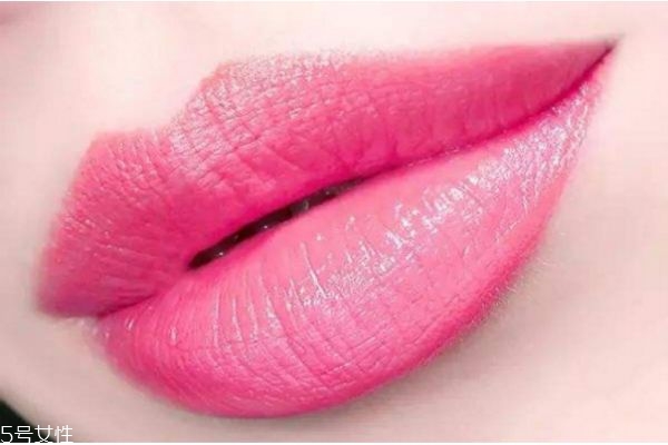 粉紅色口紅適合什么人 粉色口紅適合人群 粉紅色口紅適合什么人 粉色口紅適合人群