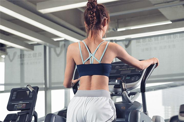 運(yùn)動內(nèi)衣對胸部發(fā)育有影響嗎 不利于健康 運(yùn)動內(nèi)衣對胸部發(fā)育有影響嗎 不利于健康