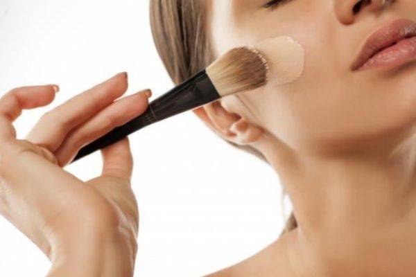 化妝品打開一年還能用嗎 注意化妝品保質期 化妝品打開一年還能用嗎 注意化妝品保質期