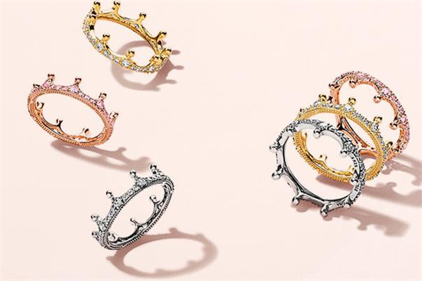 潘多拉皇冠戒指的寓意 做自己的女王 潘多拉皇冠戒指的寓意 做自己的女王