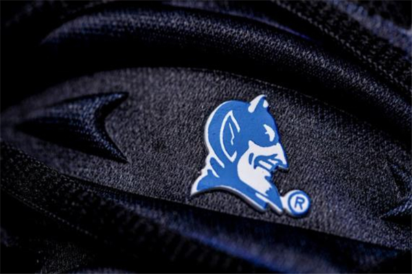 耐克歐文5杜克大學發(fā)售價格 爆款藍魔配色 耐克歐文5杜克大學發(fā)售價格 爆款藍魔配色