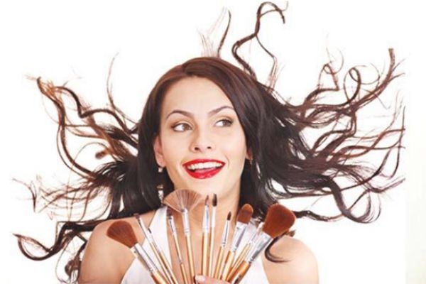 化妝品打開一年還能用嗎 注意化妝品保質期 化妝品打開一年還能用嗎 注意化妝品保質期