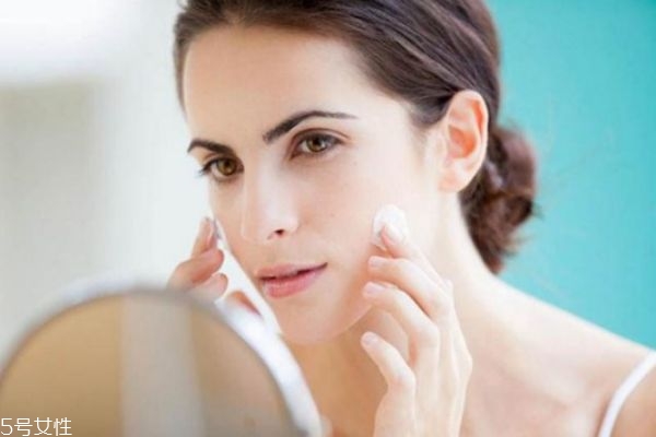 隔離防曬bb霜先后順序 順序千萬不要反了 隔離防曬bb霜先后順序 順序千萬不要反了