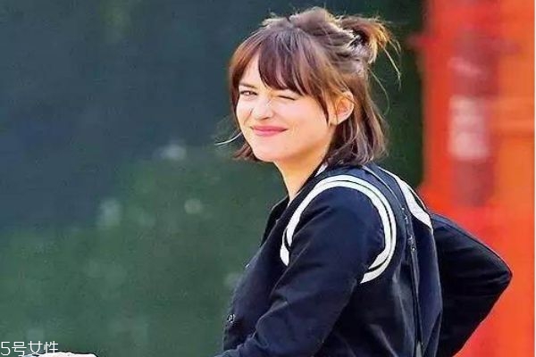 法式劉海適合什么人 法式劉海發(fā)型圖片 法式劉海適合什么人 法式劉海發(fā)型圖片