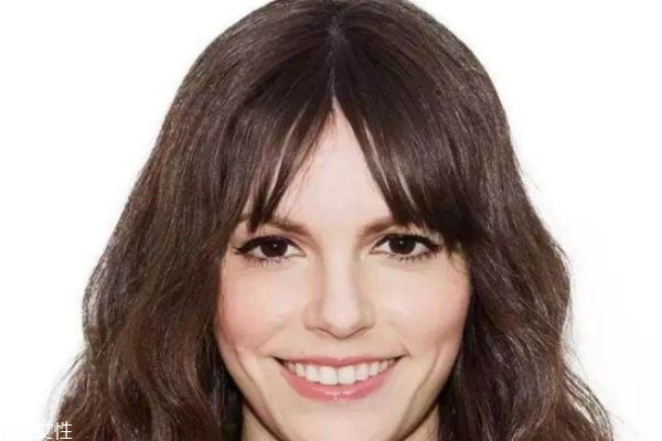 法式劉海怎么卷 法式劉海怎么打理 法式劉海怎么卷 法式劉海怎么打理