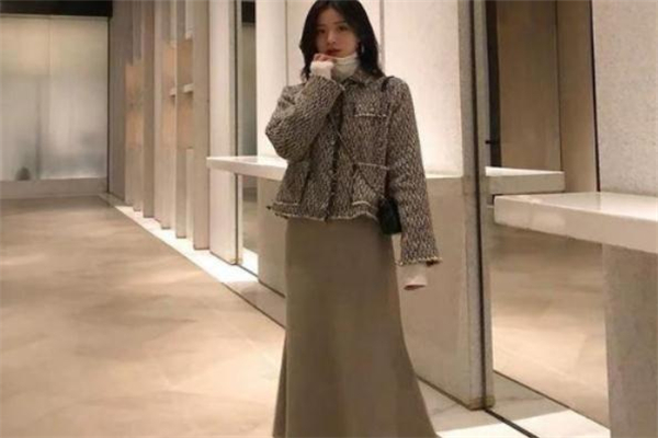 小香風(fēng)外套適合多大年齡 優(yōu)雅美麗的象征 小香風(fēng)外套適合多大年齡 優(yōu)雅美麗的象征