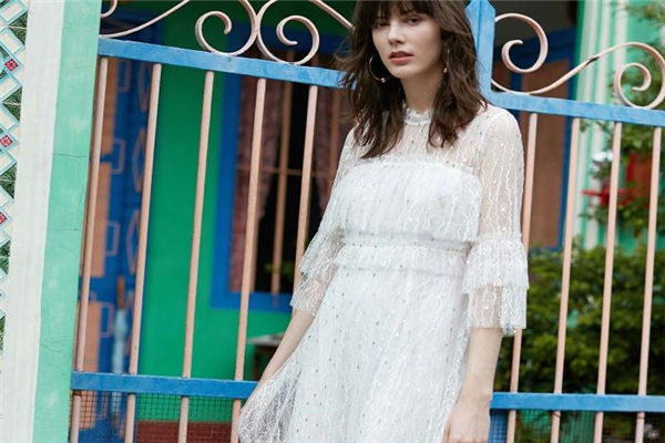 蕾絲裙染色了怎么辦 用小蘇打清洗 蕾絲裙染色了怎么辦 用小蘇打清洗