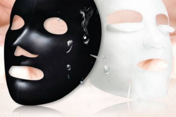 黑面膜和白面膜有什么區(qū)別 黑膜和白膜的區(qū)別 黑面膜和白面膜有什么區(qū)別 黑膜和白膜的區(qū)別