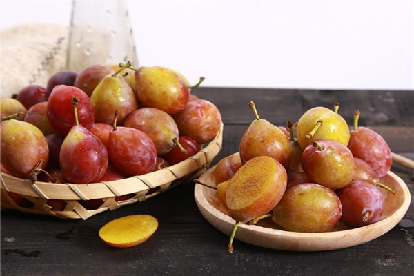 西梅和牛油果能一起吃嗎 讓口感更好 西梅和牛油果能一起吃嗎 讓口感更好