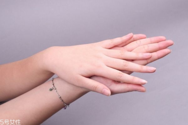 指甲保養(yǎng)怎么做 指甲保養(yǎng)怎么做