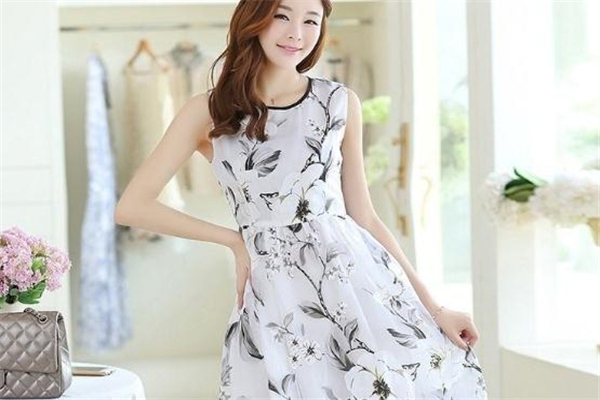 歐根紗裙子染色了怎么辦 洗衣小竅門 歐根紗裙子染色了怎么辦 洗衣小竅門