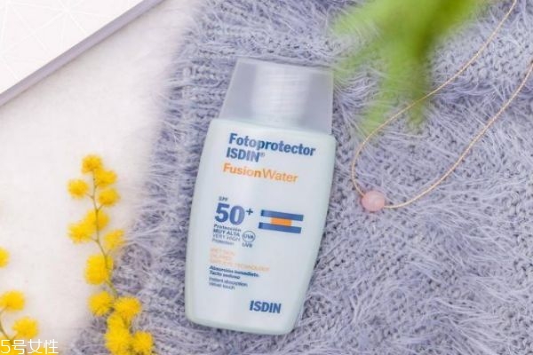 安耐曬和科顏氏防曬哪個好 臉部日常防曬推薦 安耐曬和科顏氏防曬哪個好 臉部日常防曬推薦