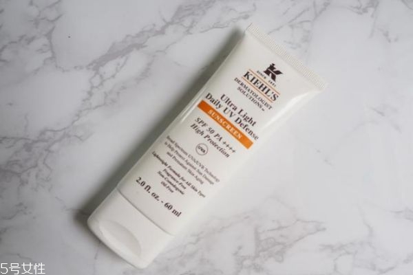 安耐曬和科顏氏防曬哪個好 臉部日常防曬推薦 安耐曬和科顏氏防曬哪個好 臉部日常防曬推薦