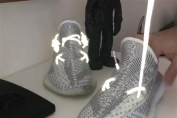 yeezy350 kaws鞋帶怎么綁 椰子kaws鞋帶綁法教程 yeezy350 kaws鞋帶怎么綁 椰子kaws鞋帶綁法教程