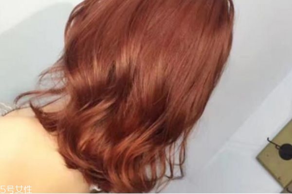 黃皮膚適合染什么顏色 皮膚黃染什么顏色顯白 黃皮膚適合染什么顏色 皮膚黃染什么顏色顯白