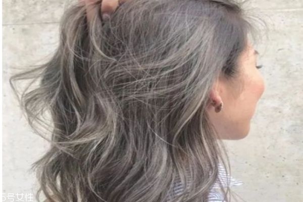 黃皮膚適合染什么顏色 皮膚黃染什么顏色顯白 黃皮膚適合染什么顏色 皮膚黃染什么顏色顯白