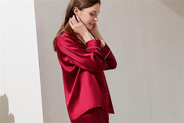 真絲睡衣容易皺怎么辦 是正?，F(xiàn)象