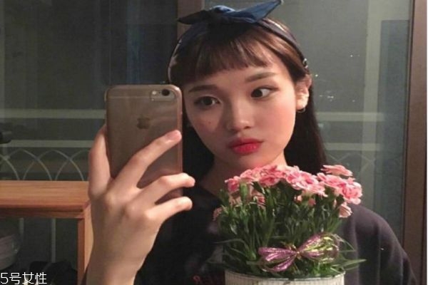 眉上劉海怎么剪好看 眉上劉海適合什么臉型 眉上劉海怎么剪好看 眉上劉海適合什么臉型