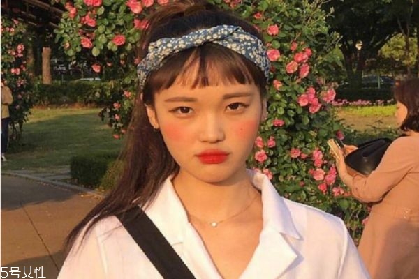 眉上劉海怎么剪好看 眉上劉海適合什么臉型 眉上劉海怎么剪好看 眉上劉海適合什么臉型