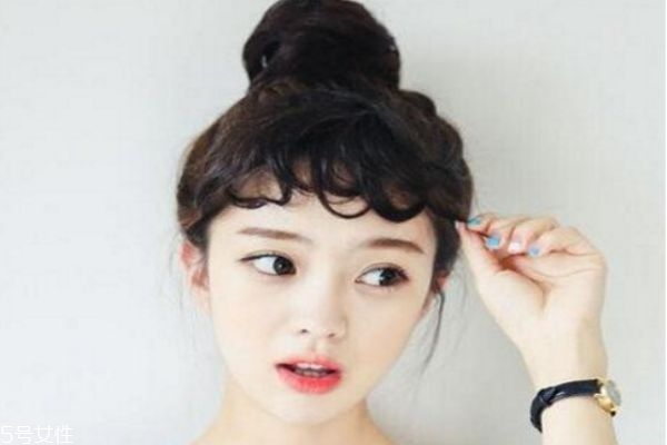 眉上劉海怎么剪好看 眉上劉海適合什么臉型 眉上劉海怎么剪好看 眉上劉海適合什么臉型