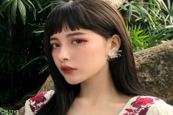 眉上劉海怎么剪好看 眉上劉海適合什么臉型 眉上劉海怎么剪好看 眉上劉海適合什么臉型