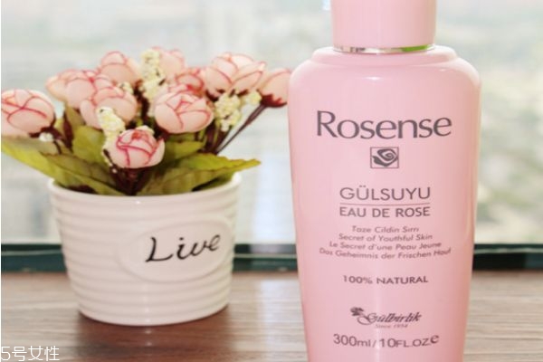 玫瑰水用完要洗嗎 玫瑰水怎么用 玫瑰水用完要洗嗎 玫瑰水怎么用