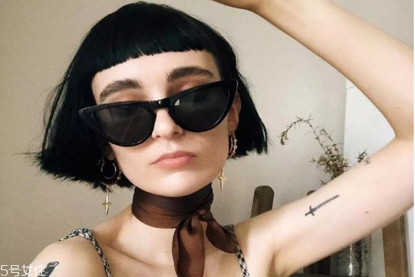 眉上劉海怎么剪好看 眉上劉海適合什么臉型 眉上劉海怎么剪好看 眉上劉海適合什么臉型