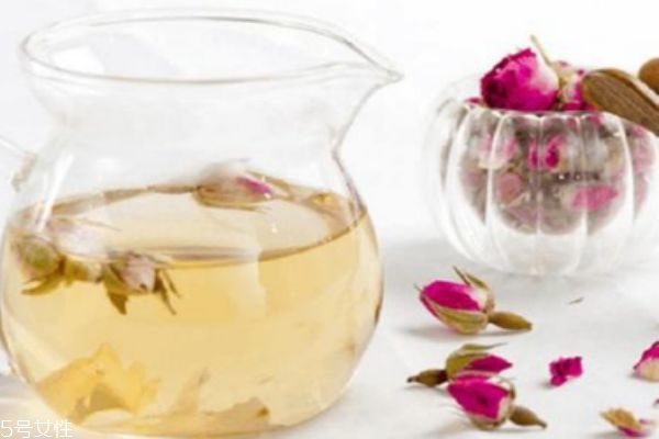 玫瑰茶泡水的方法 玫瑰花的最佳搭配 玫瑰茶泡水的方法 玫瑰花的最佳搭配