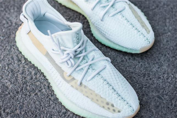 yeezy 350 v2 hyperspace貨量 中簽幾率很大 yeezy 350 v2 hyperspace貨量 中簽幾率很大