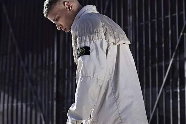 stone island是哪個(gè)國(guó)家的牌子 明星瘋狂帶貨的潮牌 stone island是哪個(gè)國(guó)家的牌子 明星瘋狂帶貨的潮牌